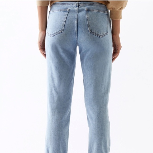 NWT Pacsun High-Rise Mom Jeans in Medium Indigo Light Wash - Picture 8 of 11